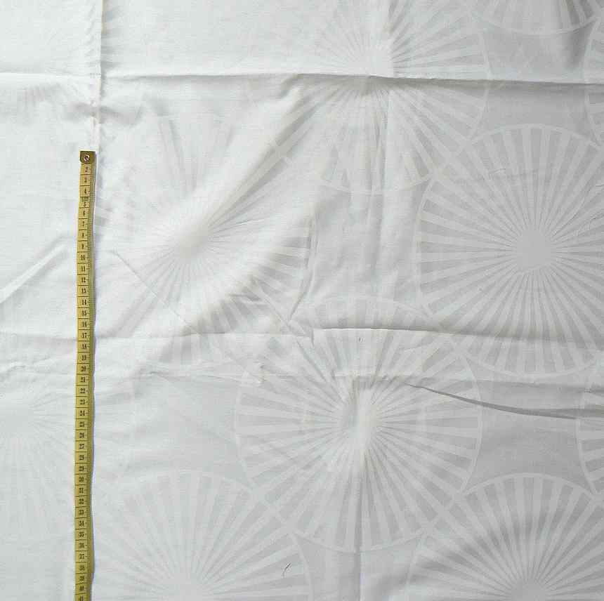 Bavlněný satén látka bílá kruhy 93x96cm (J488)