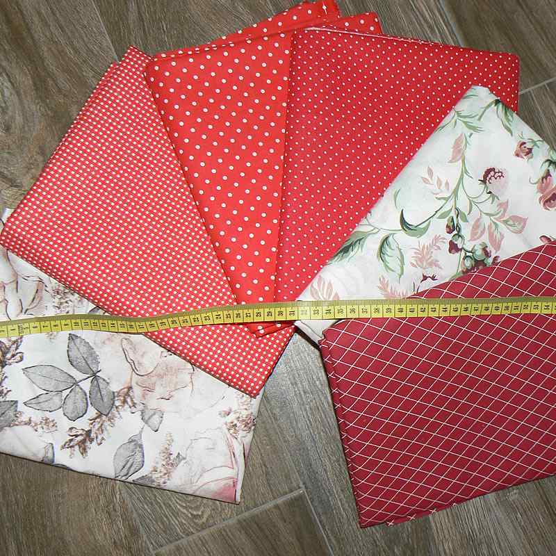 BA7 Balíček bavlněných látek 6ks 40x79cm červená balíček na patchwork