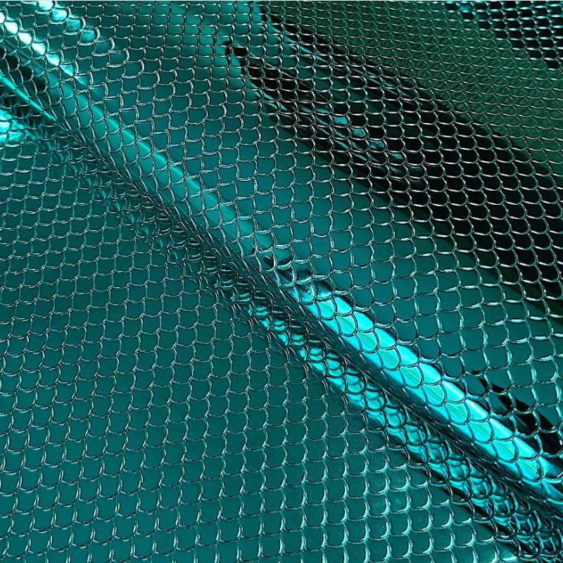 KK600 Exkluzívní koženka zbytek 45x137cm koženka zelená metalíza šupiny