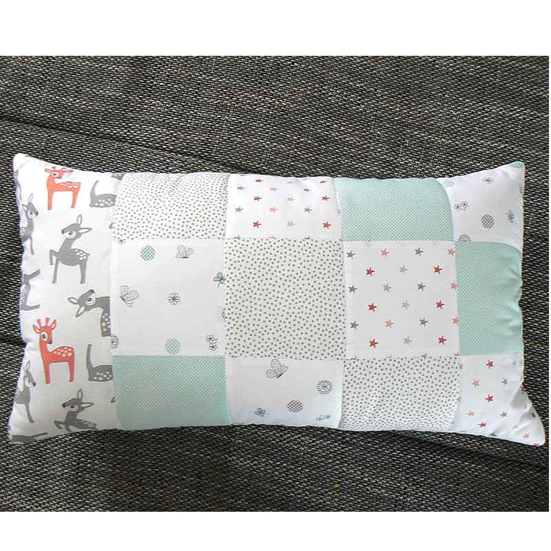 Bavlněná látka koloušci na bílé 17x50cm zbytek na patchwork (1Q57)