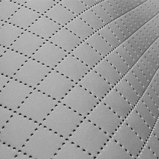KK395 Exkluzívní koženka zbytek 45x140cm koženka čtverce 2x2cm světle šedá na vatelínu