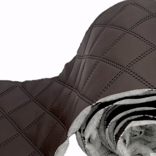 AKCE sleva 33% KZB06 Koženka zbytek 100x25cm koženka 7x7cm čtverce temně hnědá vatelínu