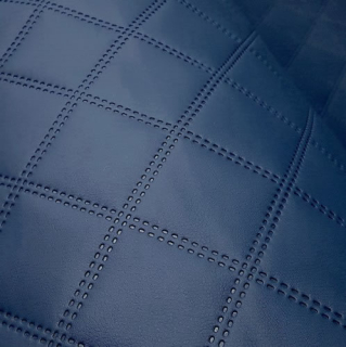 PA68 Koženka zbytek 73x140cm koženka 7x7cm čtverce modrá vatelínu