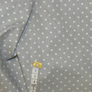 7K57 Bavlněná látka 92x15cm bílý puntík na šedé zbytek na patchwork
