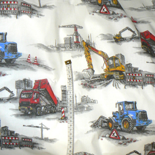 7M55 II.jakost Bavlněná látka 50x76cm nákladní auta na bílé zbytek na patchwork